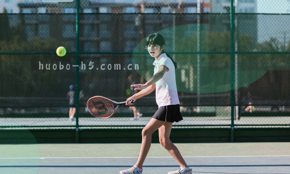 横向赛季时间轴示意图，五个节点依次标注赛季编号与内容扩容事项，最新节点以橙红高亮